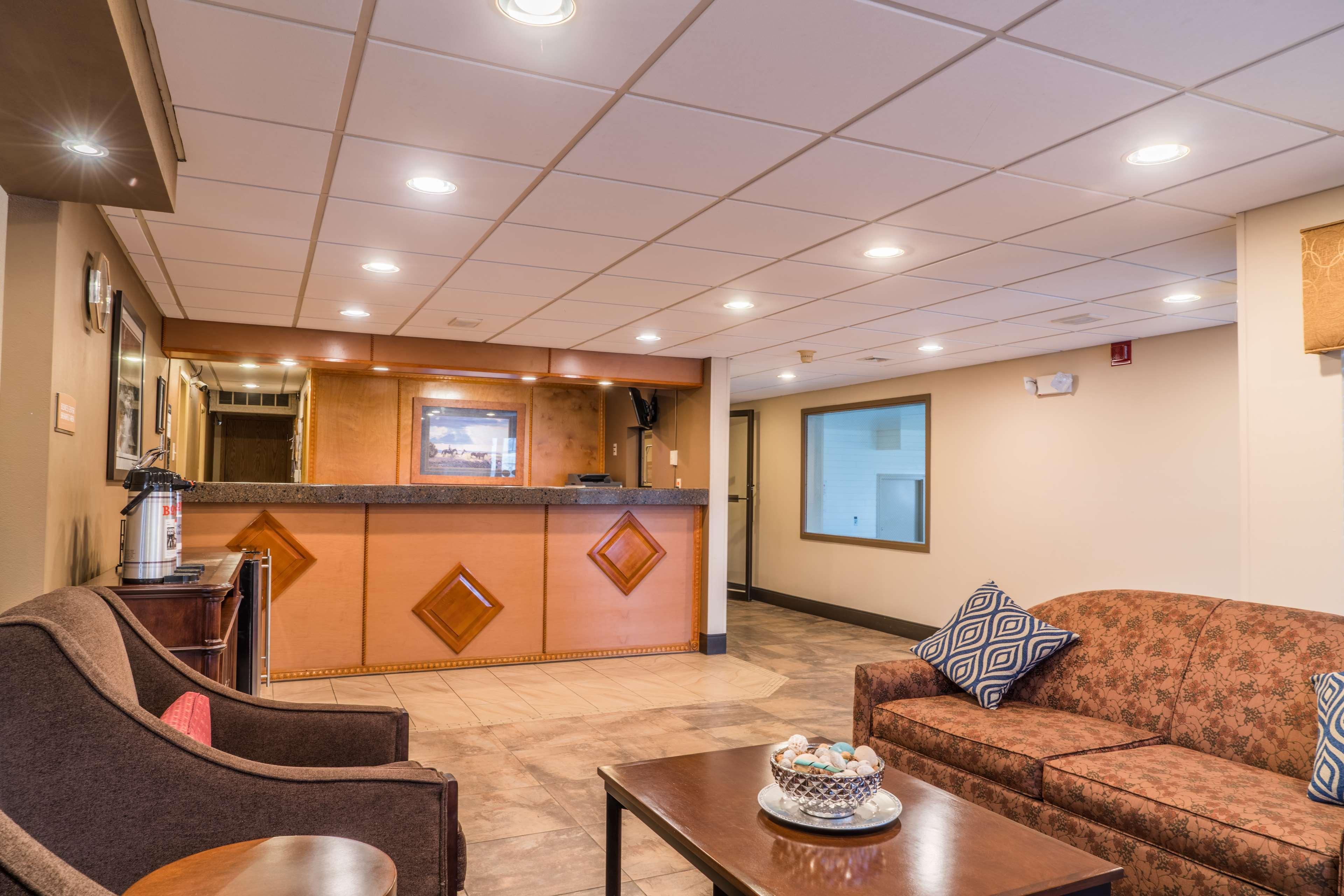 Best Western Inn & Suites Ontario Εξωτερικό φωτογραφία