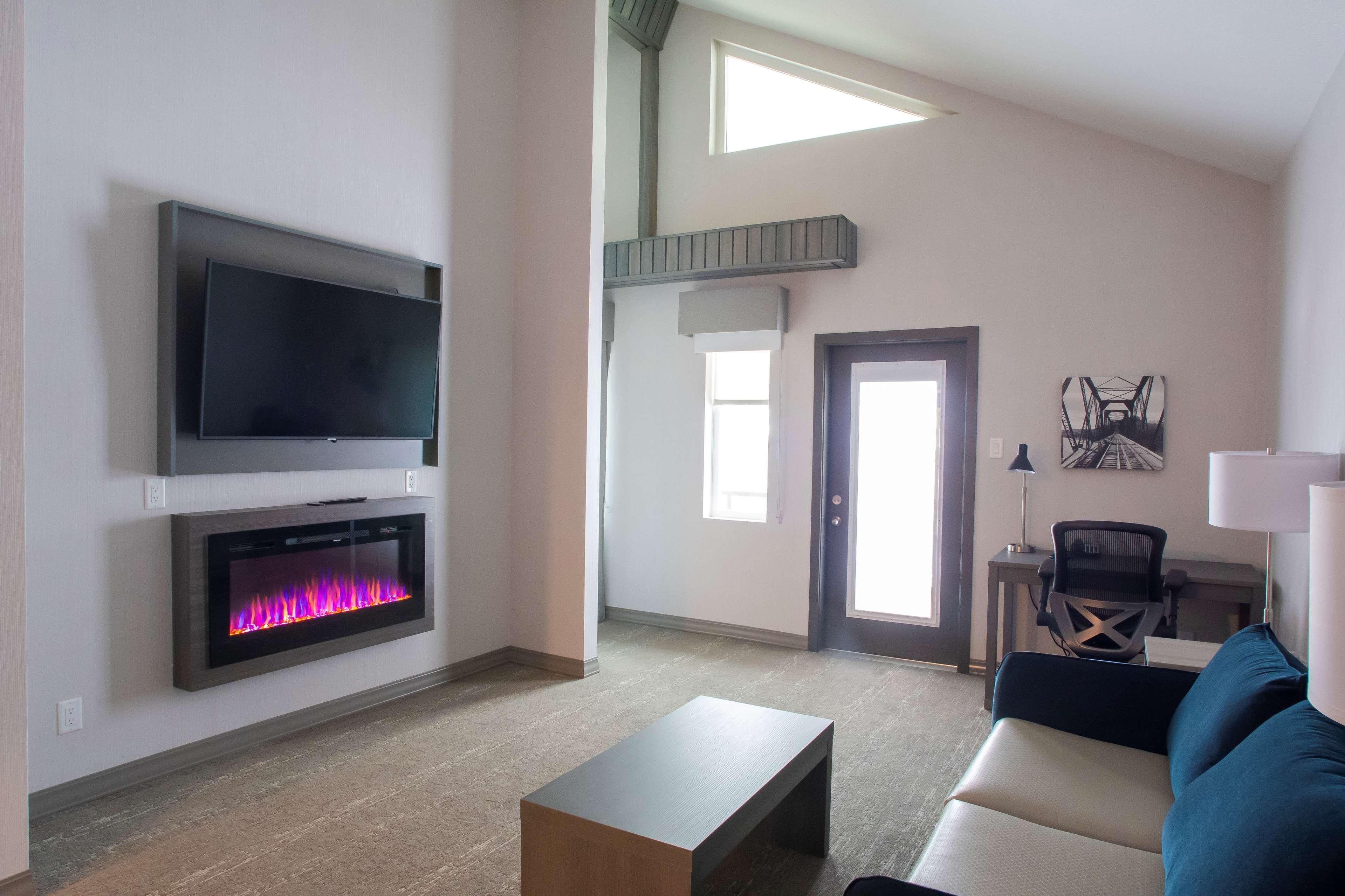 Best Western Inn & Suites Ontario Εξωτερικό φωτογραφία