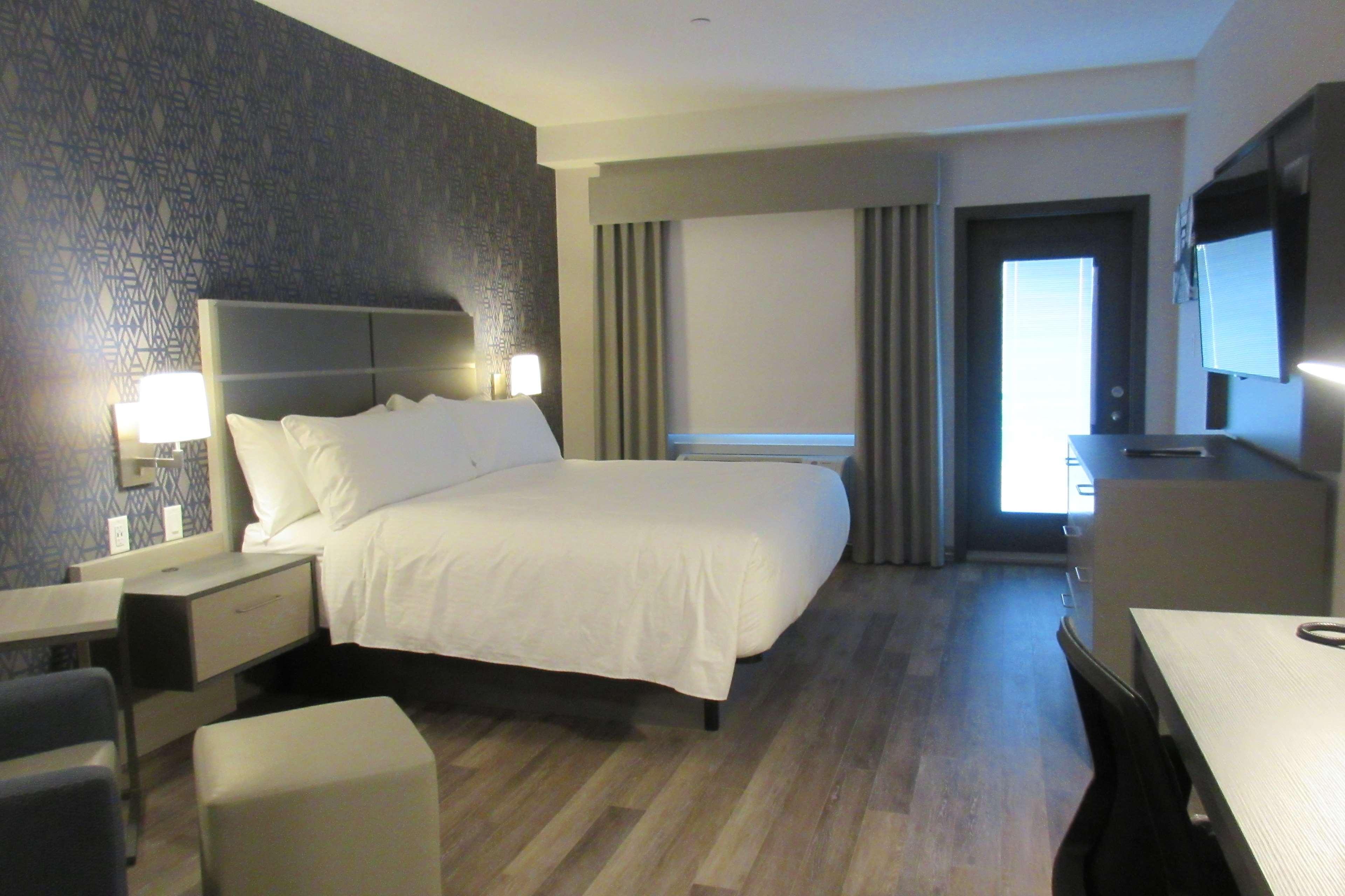 Best Western Inn & Suites Ontario Εξωτερικό φωτογραφία