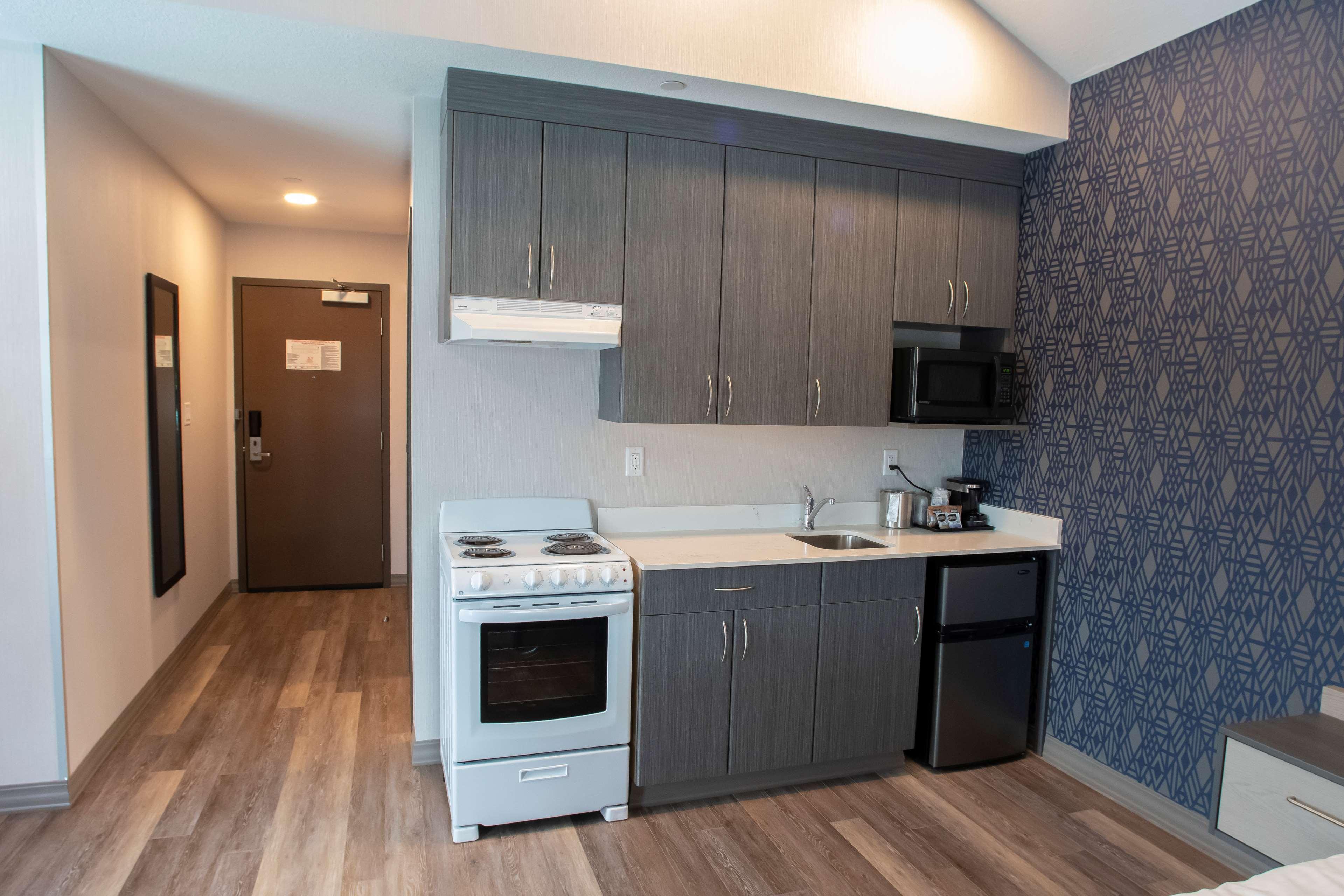Best Western Inn & Suites Ontario Εξωτερικό φωτογραφία