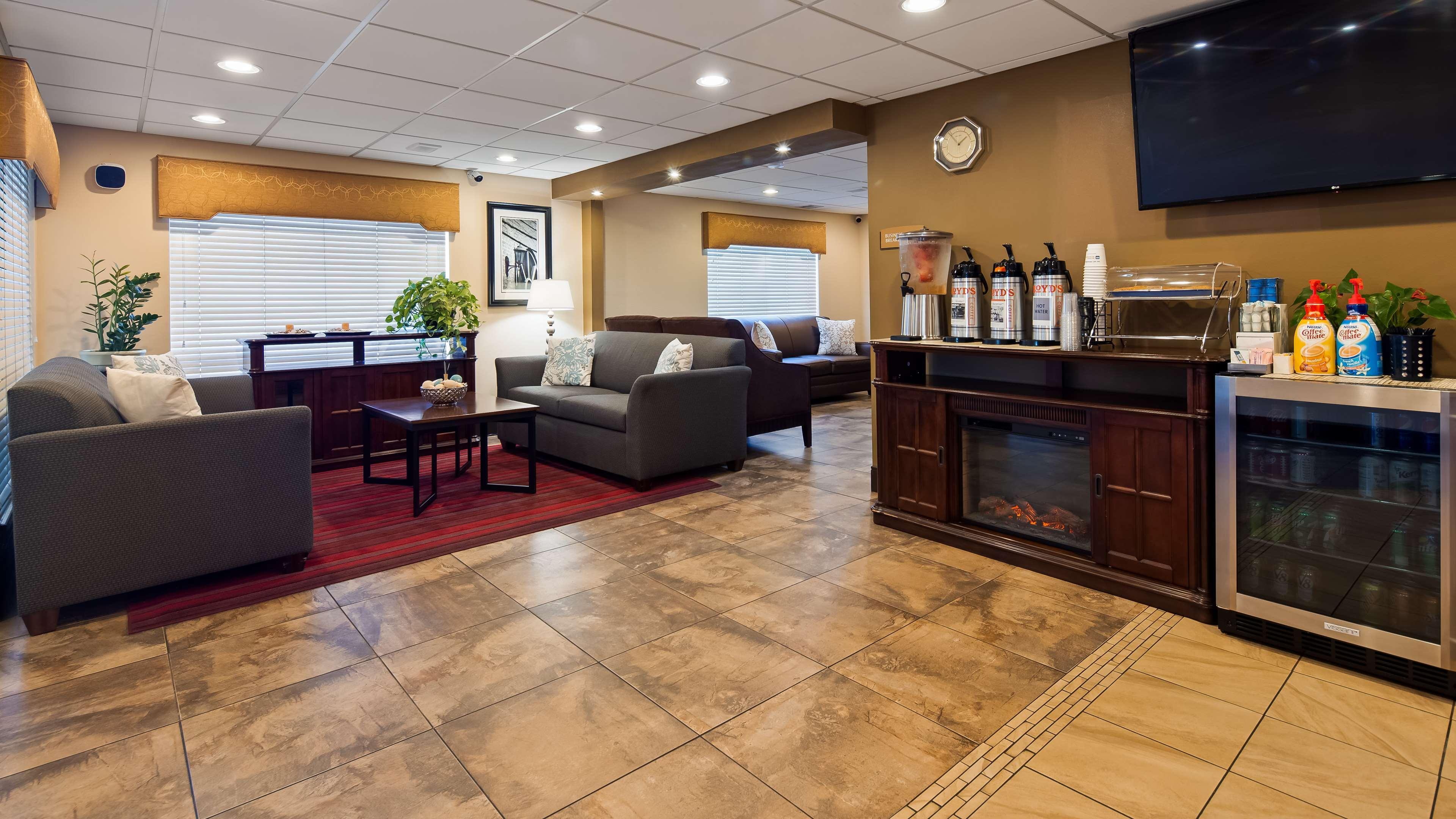 Best Western Inn & Suites Ontario Εξωτερικό φωτογραφία
